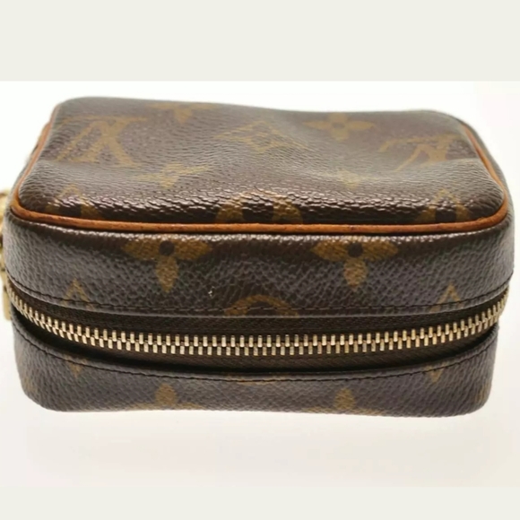 Louis Vuitton Wapity Pouch - Picture 3 of 12